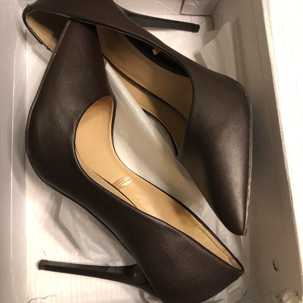 Brown pumps